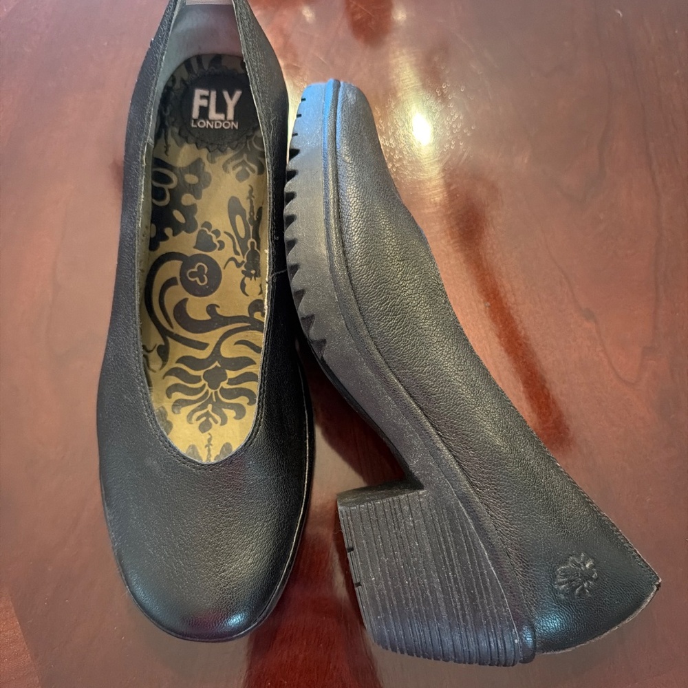 Shoes - Picture 2 of 3